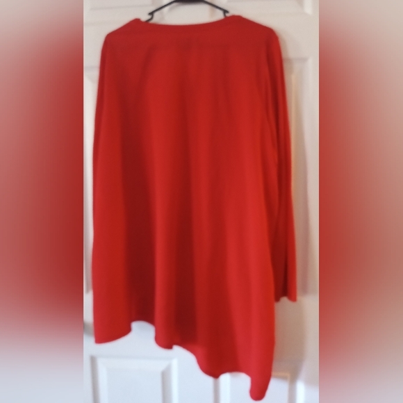 Diane Gilman women's red angled blouse - Picture 5 of 12